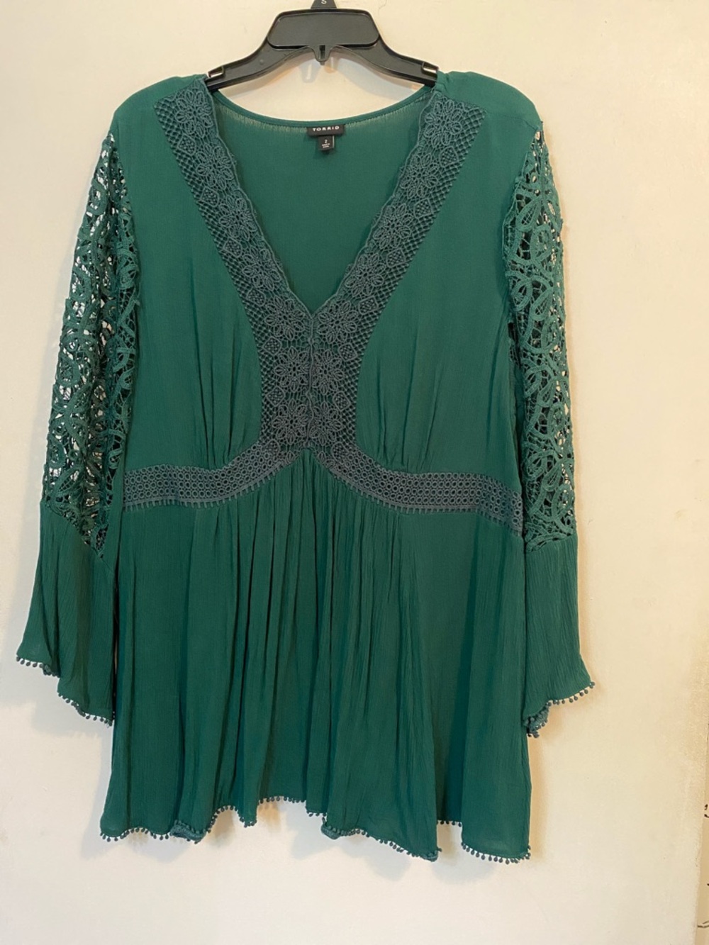torrid Dark Green Lace-Sleeve Peasant Top